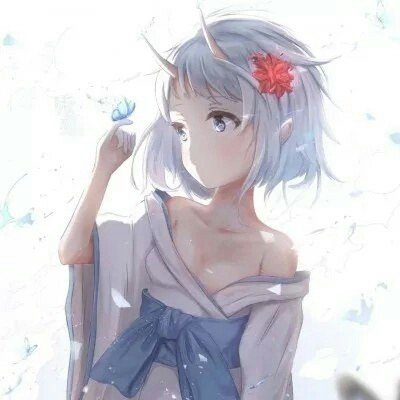 杭州“挖鼻孔”长颈鹿走红